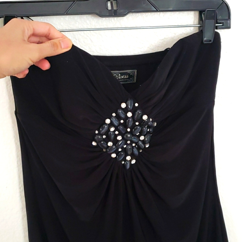 Guess Sexy Top with sweetheart neckline and details in the front